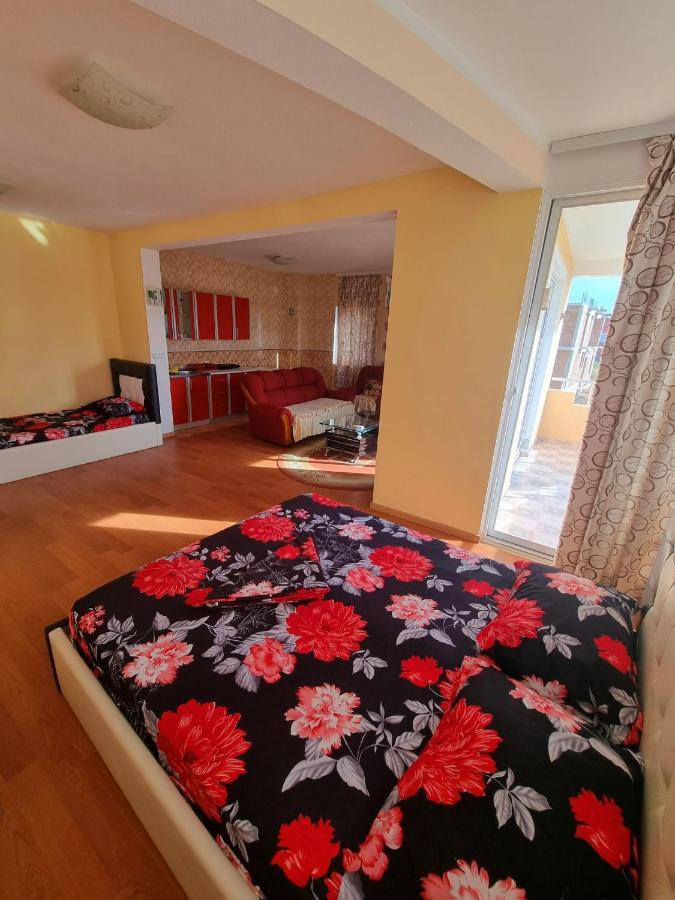 Grandino Holiday Rooms&Apartments 乌尔齐尼 外观 照片
